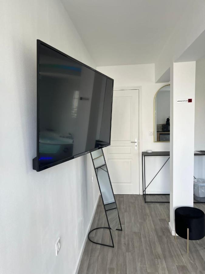NG SuiteHome Queven Balnéo I Rétroprojecteur Exterior foto